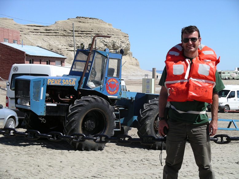 tu crees que para ir en trator hace falta salvavidas??